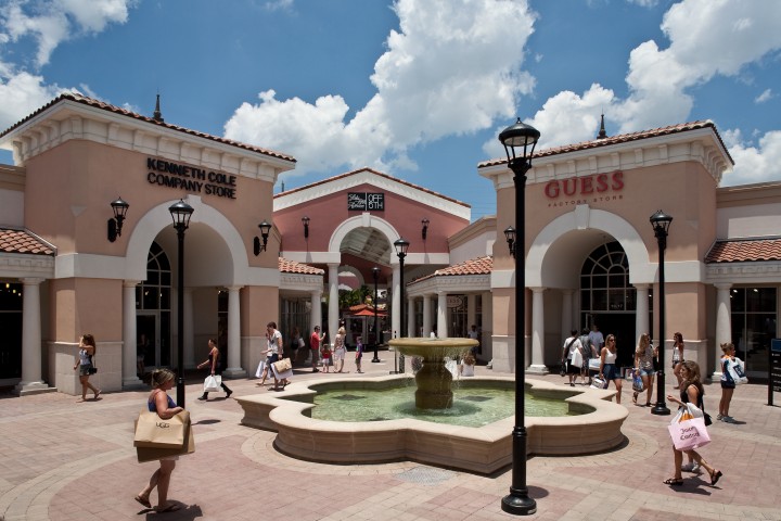 Lifestyle shopping center in Orlando
